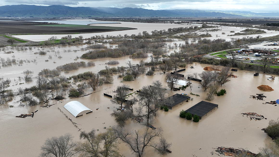 Flood overflow in California photo