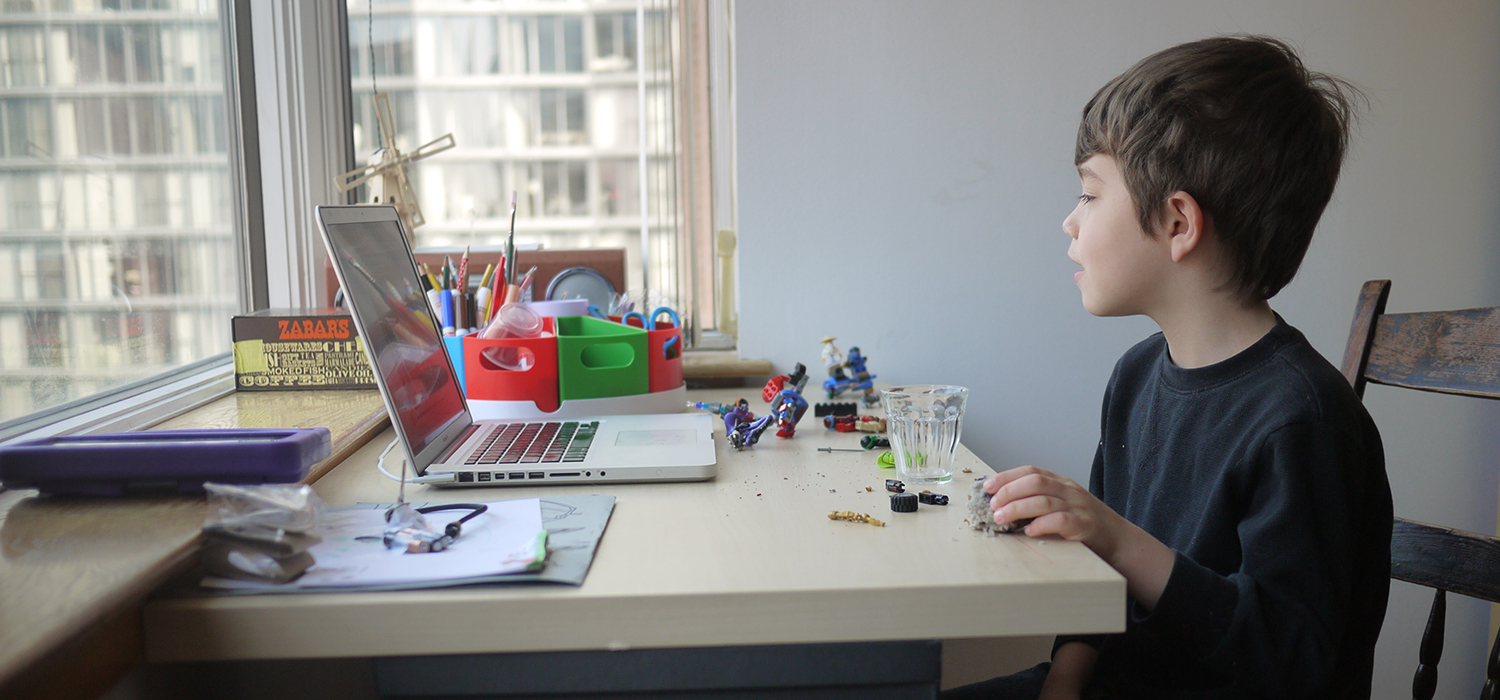 Child participates in online kindergarten