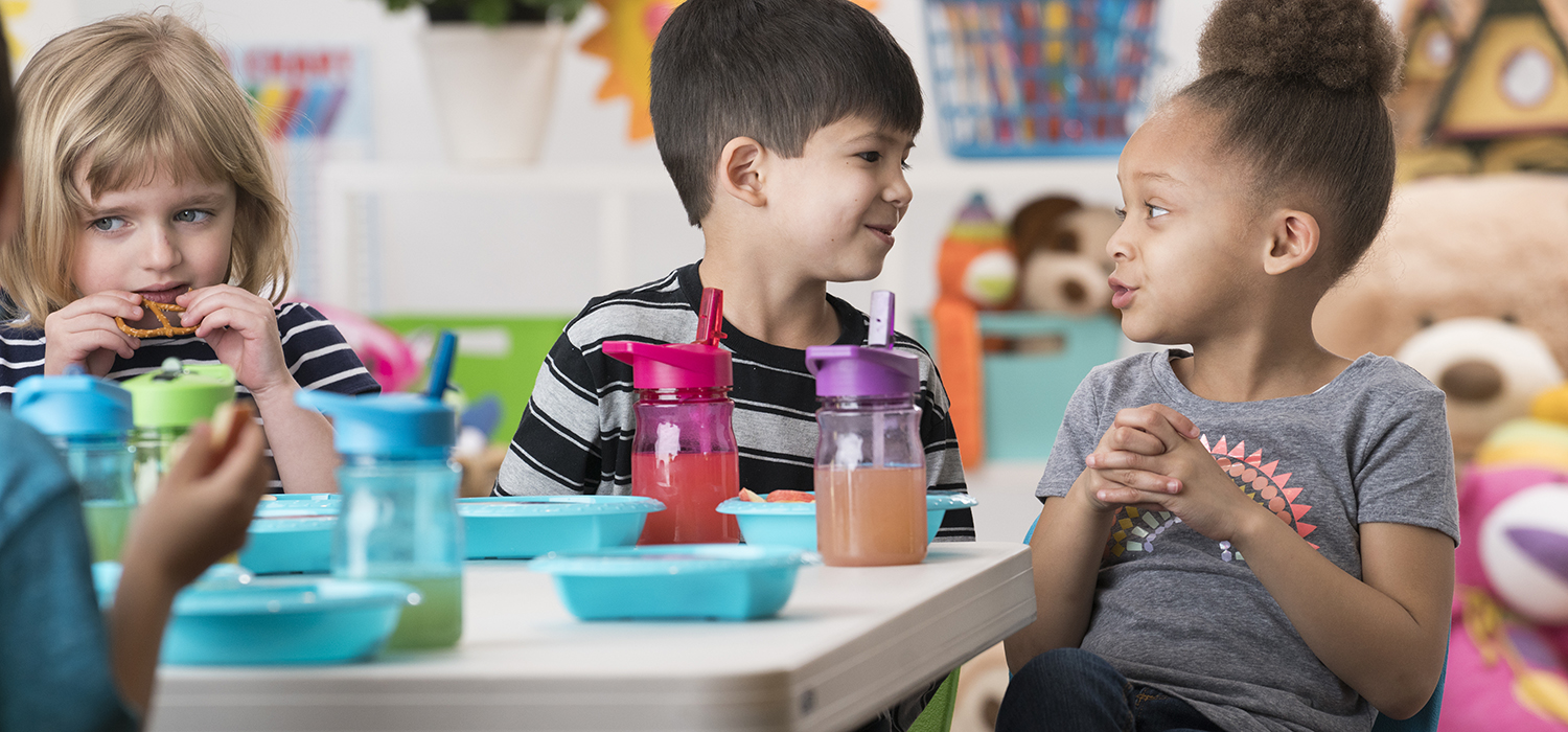 Kids eat together at school