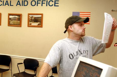 Media Name: financialaid0715.jpg