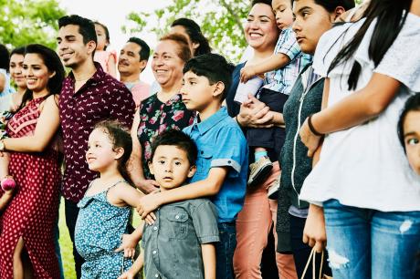 A large hispanic family.