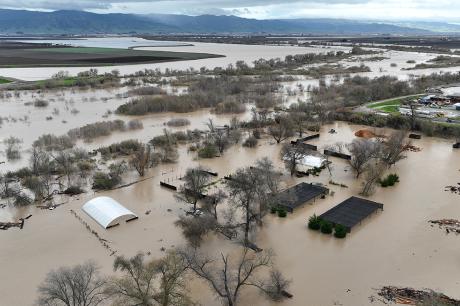 Flood overflow in California photo