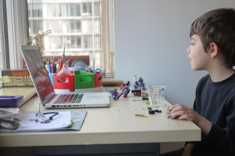 Child participates in online kindergarten